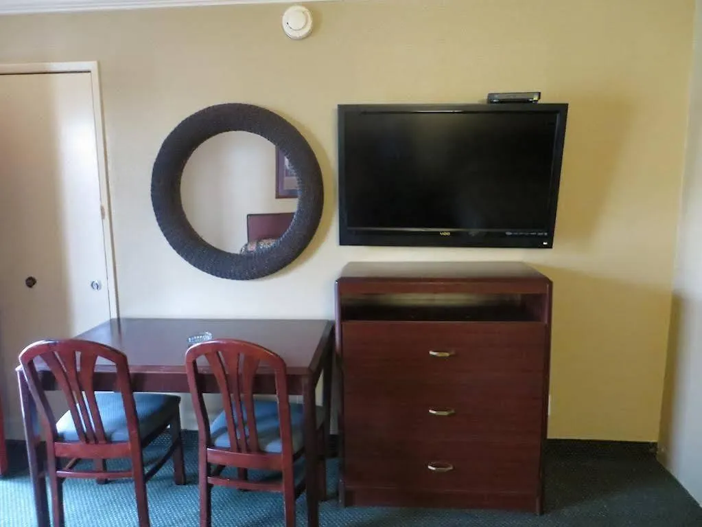 Economy Inn LAX Inglewood 2*,